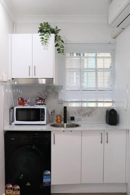 Convenient & Compact Apartment *
